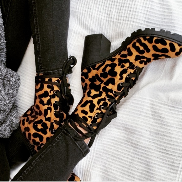 🚨END OF SUMMER SALE// Boots leopard lace up - Picture 5 of 8